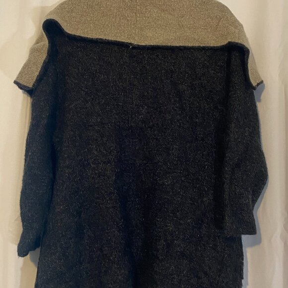 Zara Knit Cardigan, US size small, Black and Beige. - Picture 4 of 4